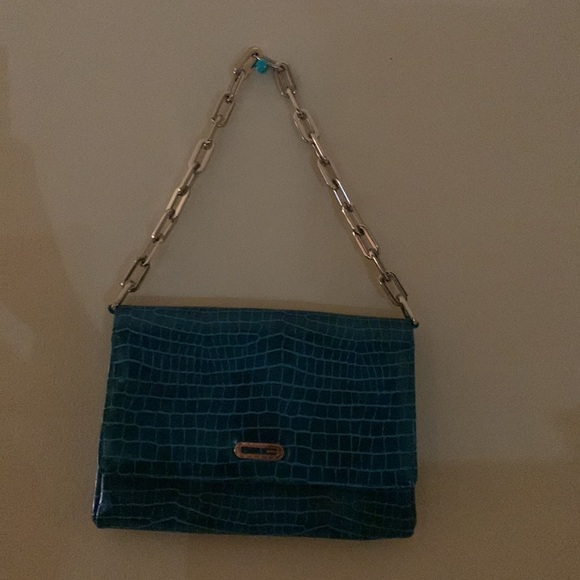 Guess purse - Picture 4 of 11